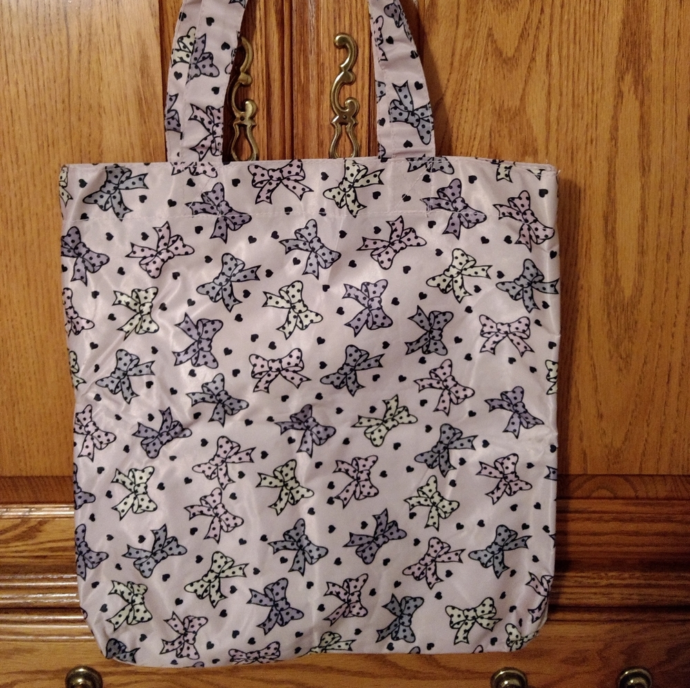 Small tote bag. George